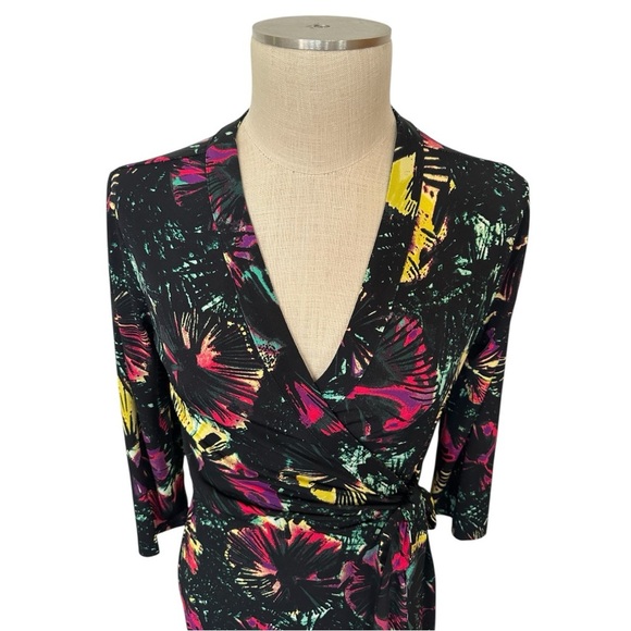 BCBGMaxAzria Chic Tye Dye Pattern Black Wrap Tie V-Neck Midi Dress 3/4 Sleeves - Picture 4 of 13